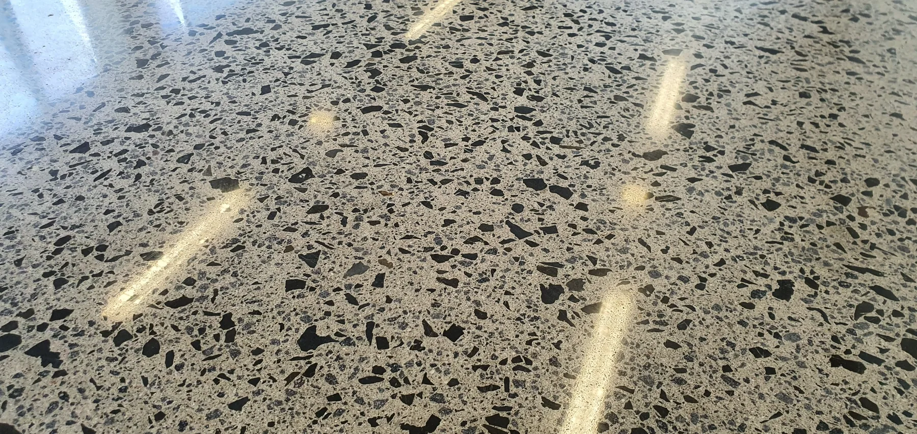 Full aggregate exposure polished concrete floor